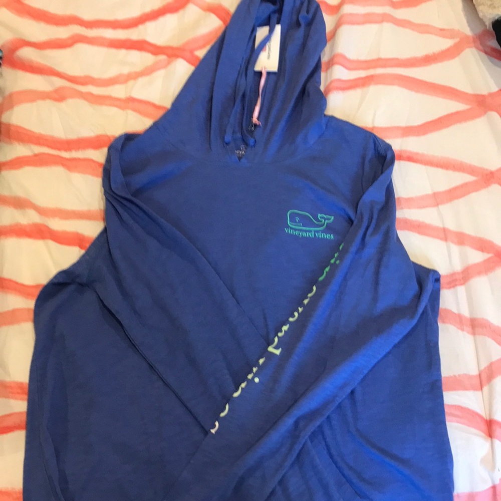 never worn vineyard vines hoodie